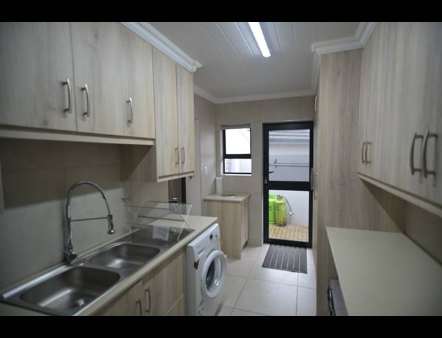 3 BEDROOM HOUSE FOR SALE IN OUTENIQUASBOSCH